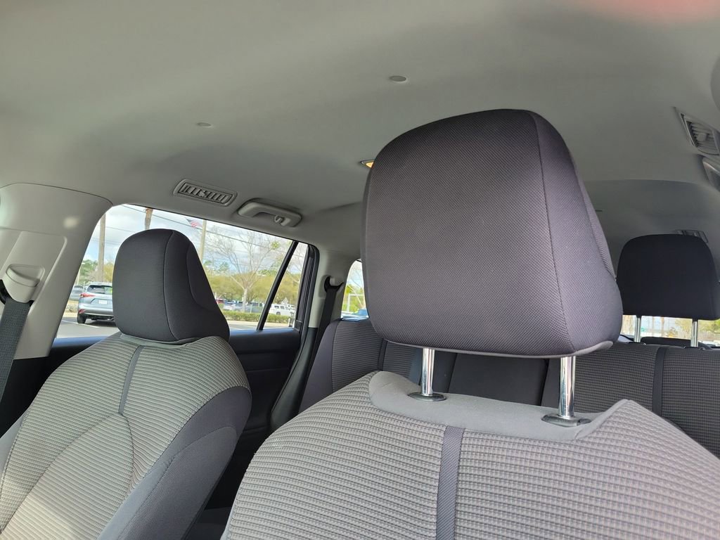 Used 2021 Toyota Highlander LE image 25