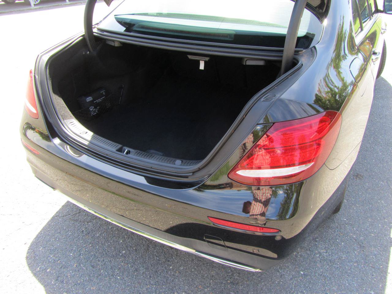 Used 2017 Mercedes-Benz E 300 4MATIC image 20
