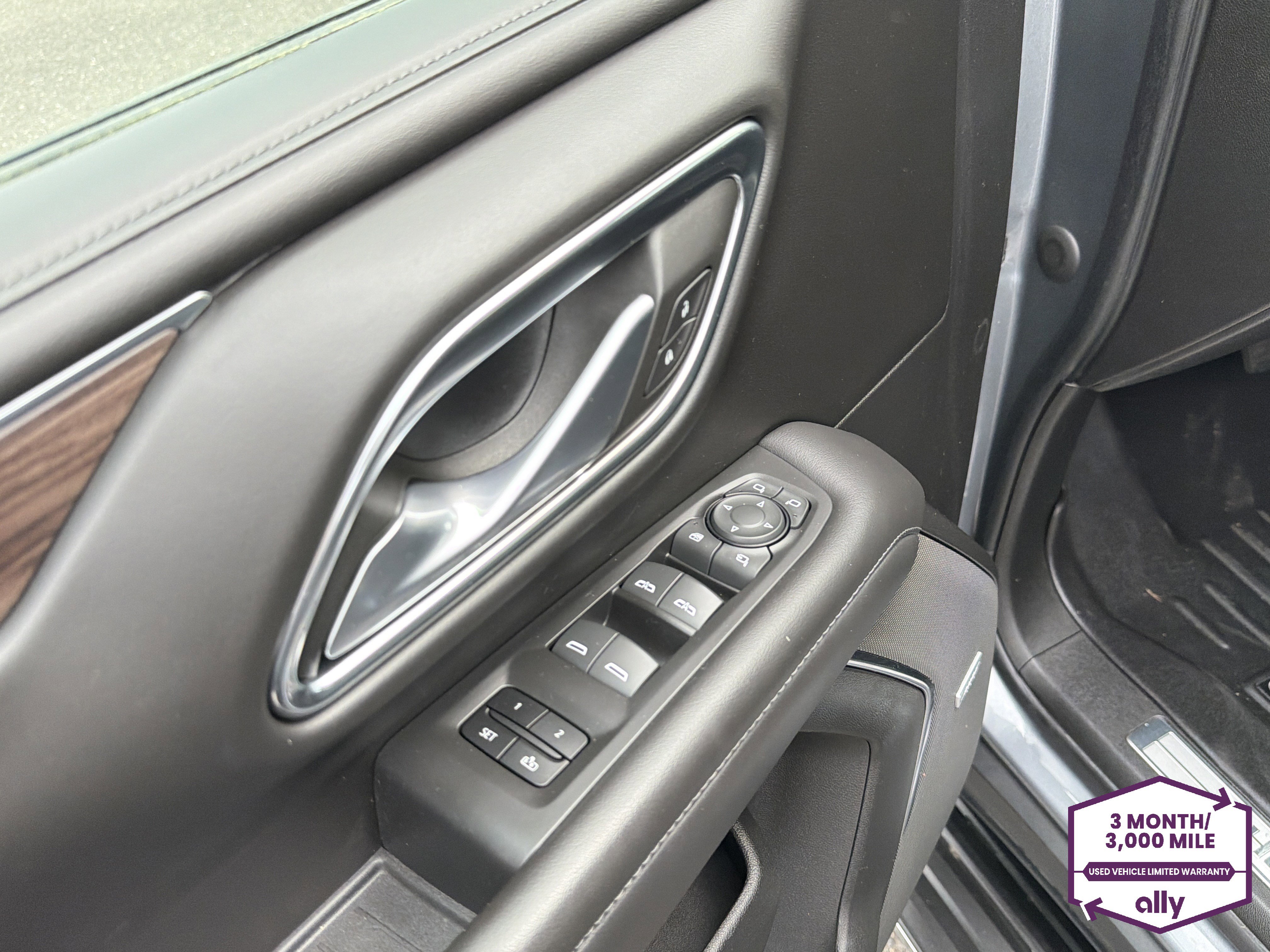 Used 2022 Chevrolet Tahoe LT w/ Luxury Package image 15