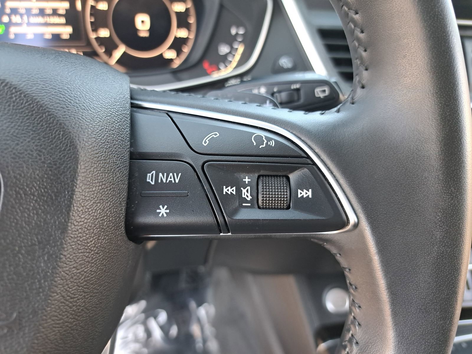 Used 2020 Audi Q5 e Premium w/ Convenience Package image 18