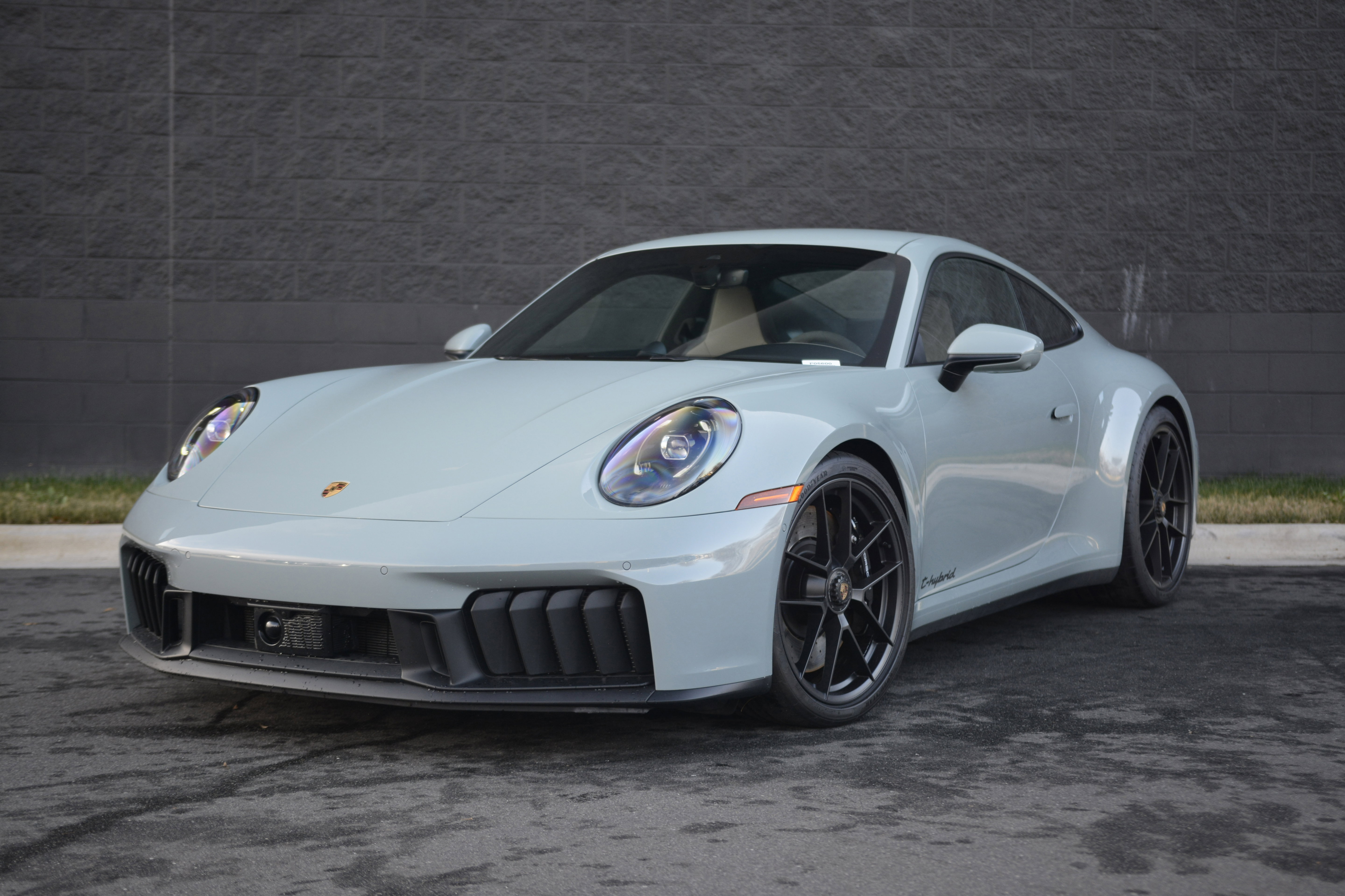 Certified 2025 Porsche 911 Carrera GTS RWD image 37