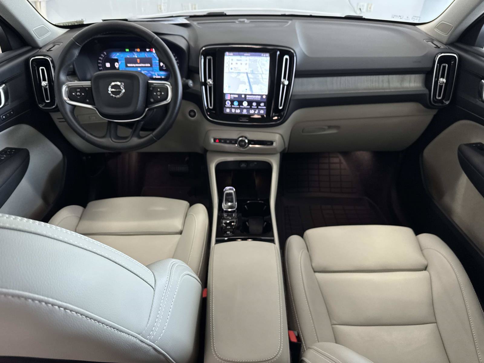 Used 2026 Volvo XC40 B5 Plus w/ Protection Package Premier AWD/4WD image 8
