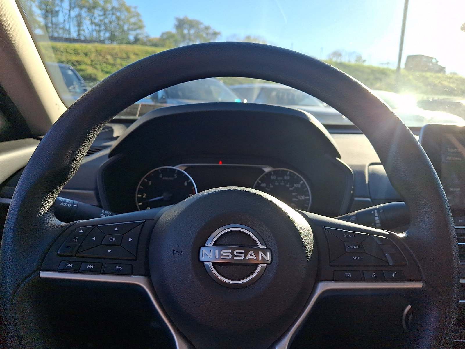 Used 2025 Nissan Altima 2.5 SV FWD image 18