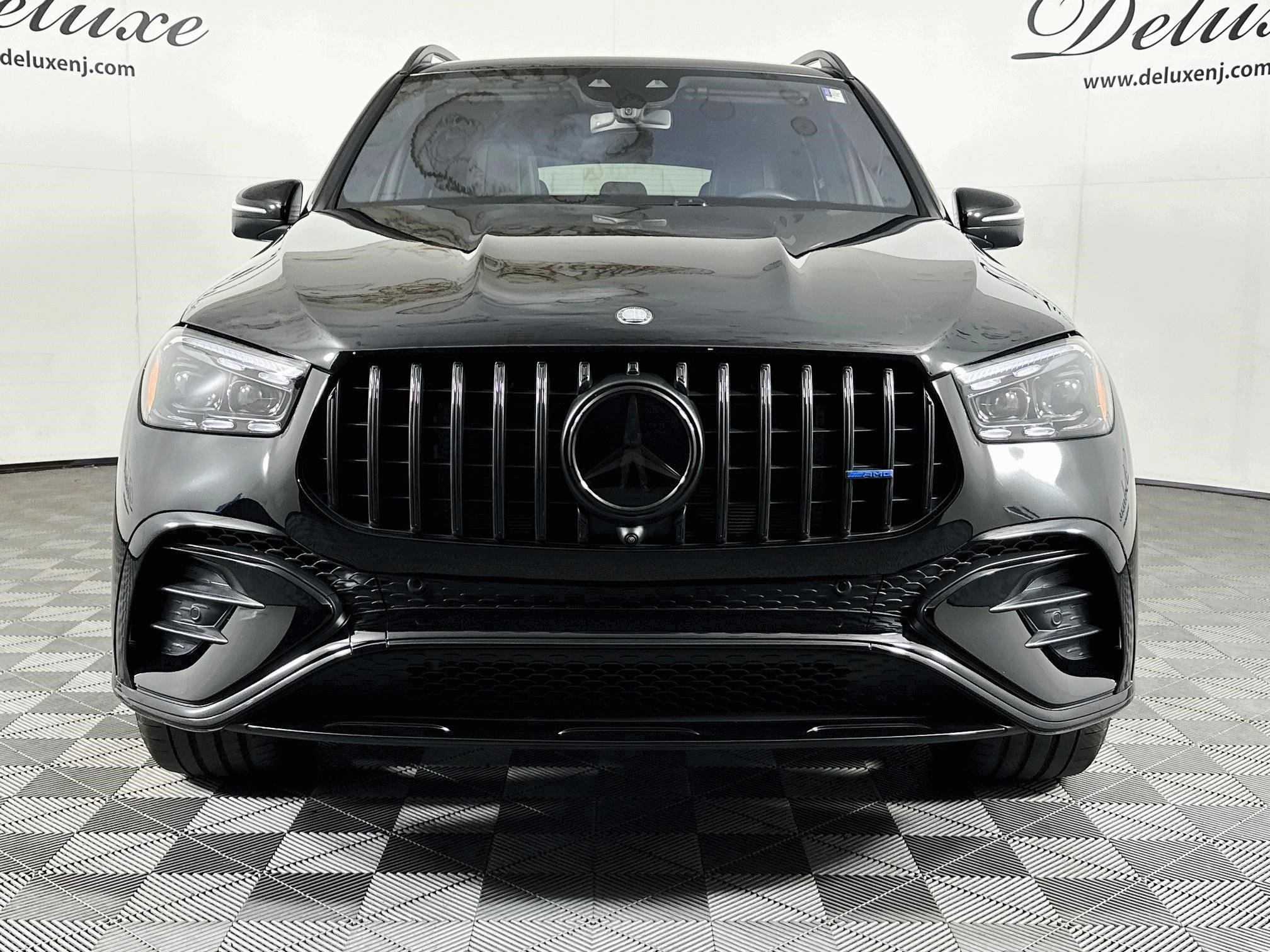 Used 2025 Mercedes-Benz GLE 53 AMG 4MATIC image 2