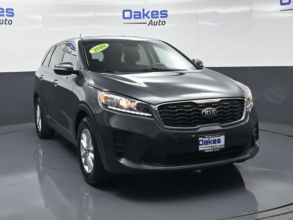 Used 2020 Kia Sorento FWD V6 image 2