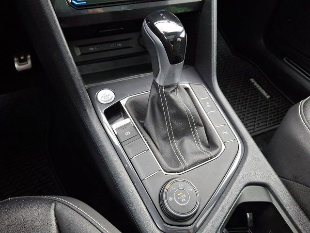 Certified 2024 Volkswagen Tiguan SE R-Line image 18