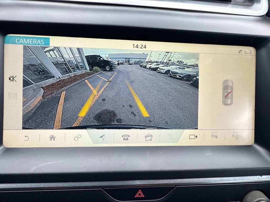 Used 2018 Jaguar E-PACE SE image 24