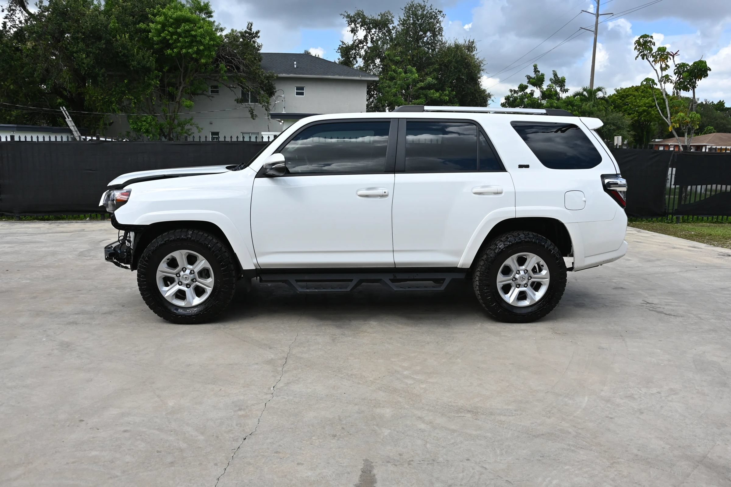 Used 2024 Toyota 4Runner SR5 Premium w/ Moonroof Package RWD image 6