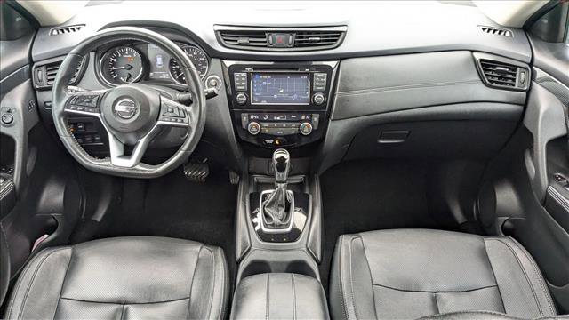 Used 2017 Nissan Rogue SL w/ SL Premium Package image 25