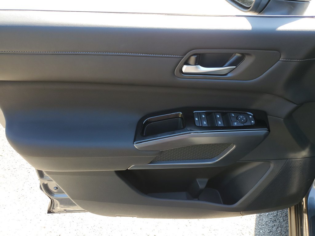 New 2026 Nissan Pathfinder SL FWD image 17