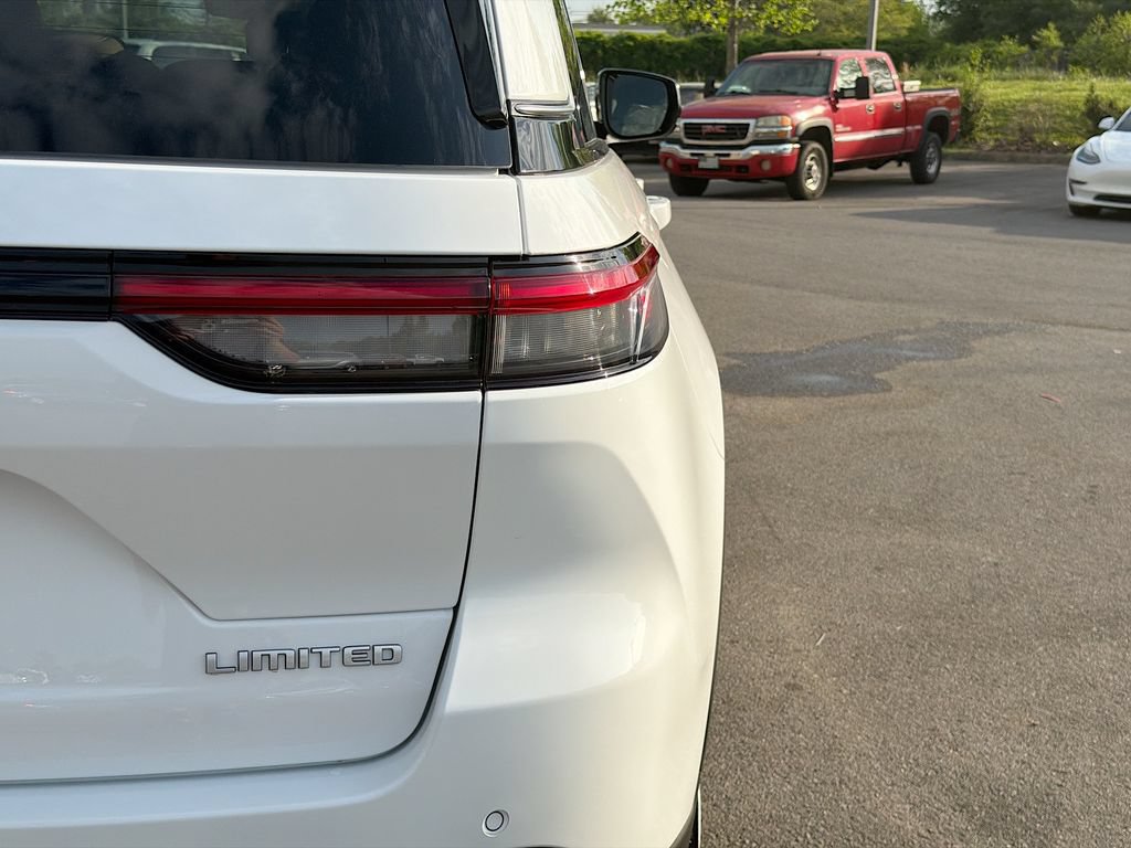New 2026 Jeep Grand Cherokee Limited AWD/4WD image 11
