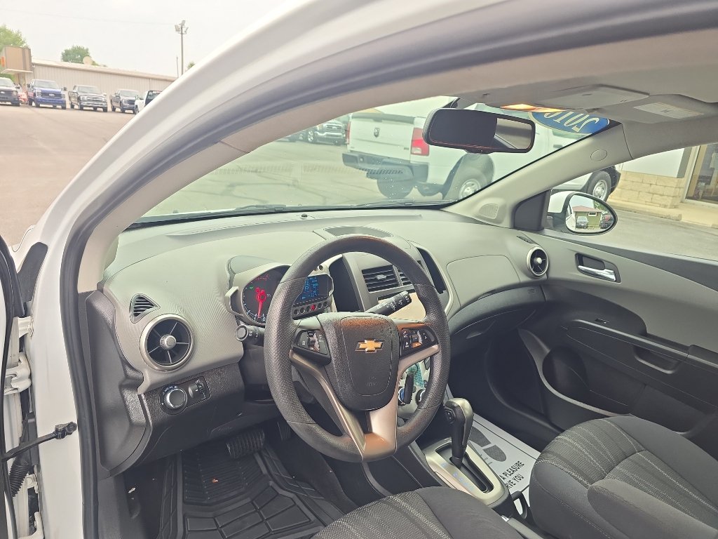 Used 2016 Chevrolet Sonic LT FWD image 14