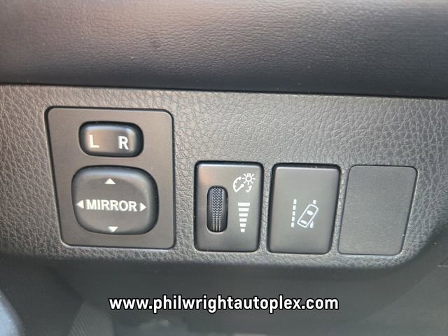 Used 2018 Toyota RAV4 XLE image 30