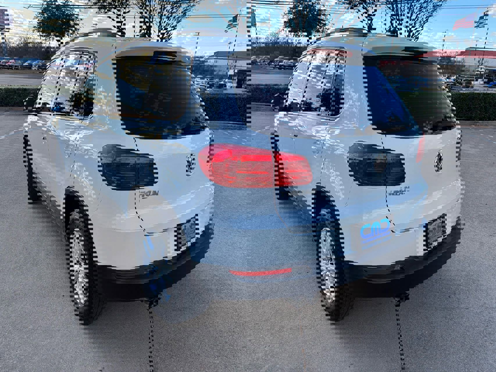 Used 2017 Volkswagen Tiguan S image 8