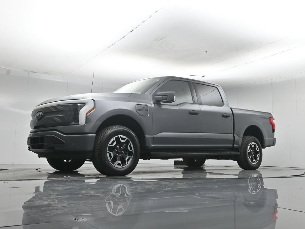 Used 2023 Ford F150 Lightning XLT AWD/4WD image 45