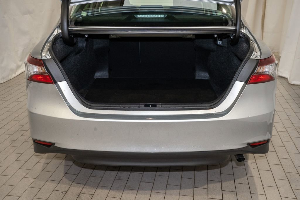 Used 2024 Toyota Camry LE image 5