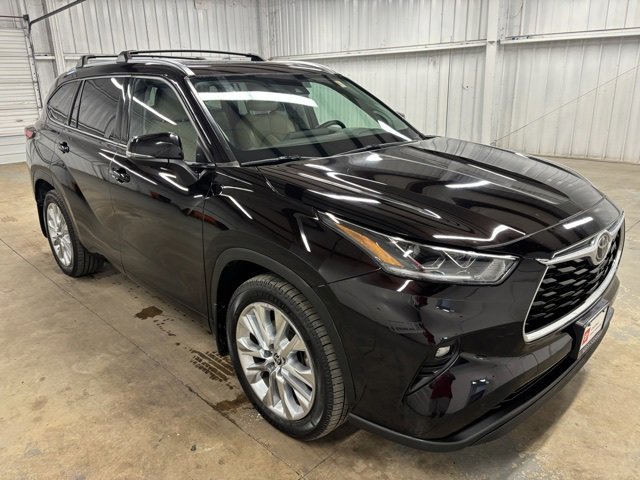 Used 2022 Toyota Highlander Limited