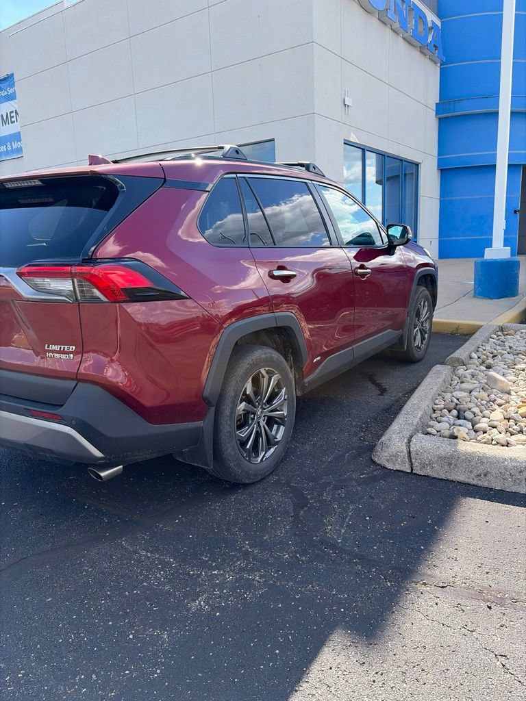 Used 2022 Toyota RAV4 Limited AWD/4WD image 8