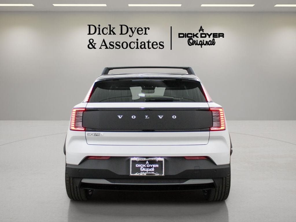 New 2026 Volvo EX30 Cross Country Ultra w/ Protection Package Premier AWD/4WD image 4