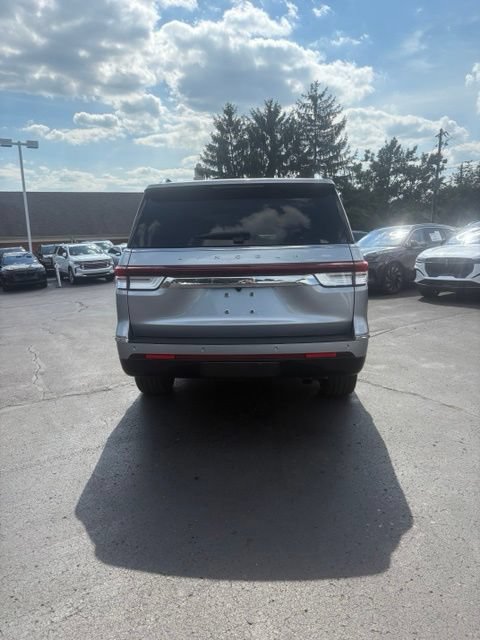 Certified 2023 Lincoln Navigator Reserve AWD/4WD image 6