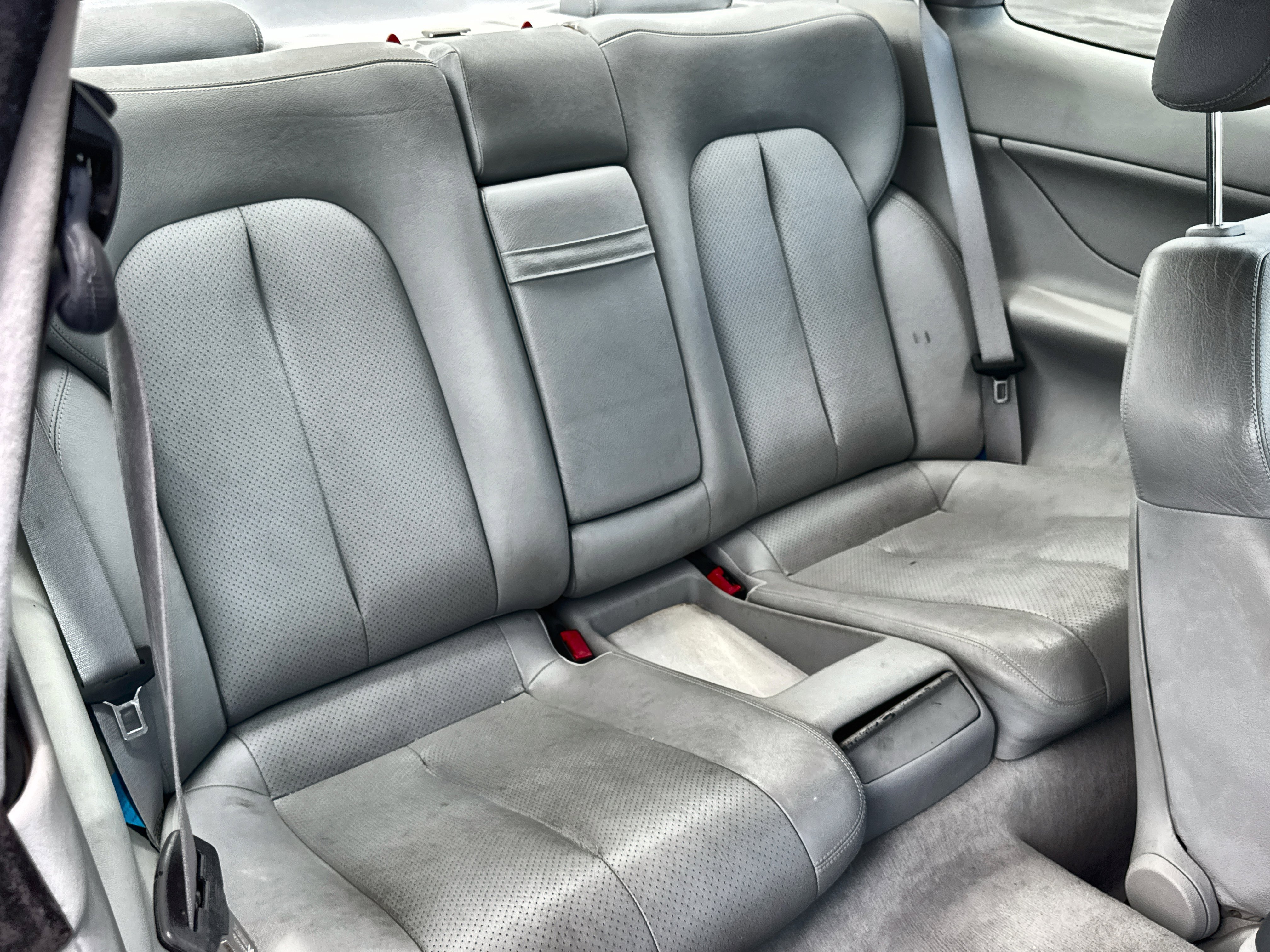 Used 1999 Mercedes-Benz CLK 320 Coupe image 25