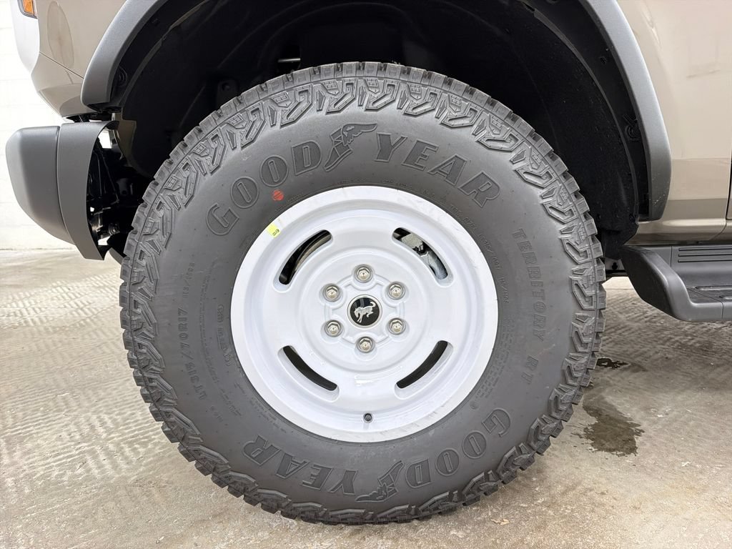 New 2026 Ford Bronco Heritage Edition AWD/4WD image 13