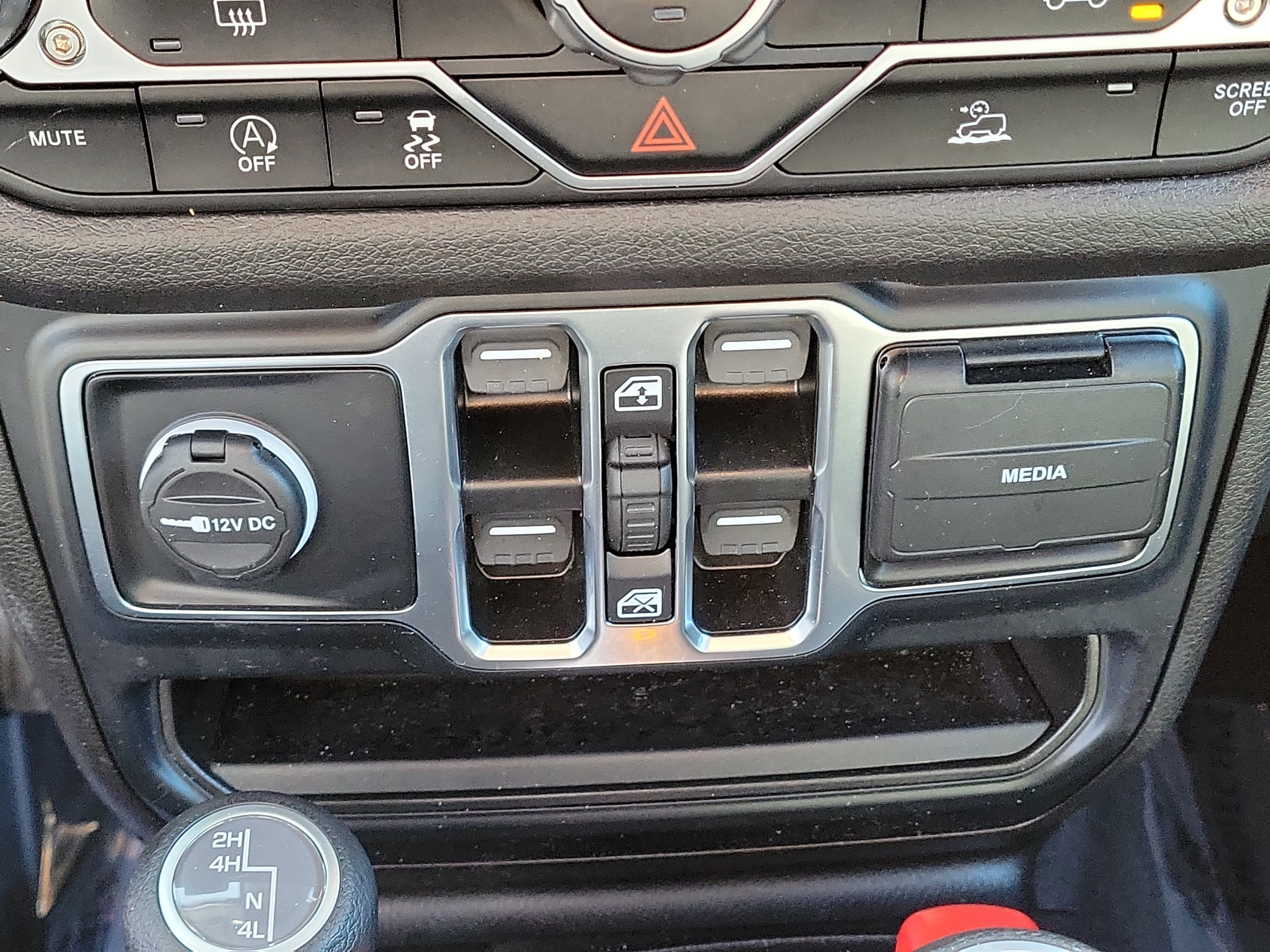 Used 2024 Jeep Wrangler Unlimited Sport AWD/4WD image 27