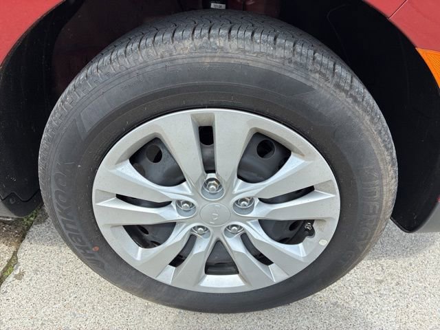Used 2025 Kia Soul LX FWD image 10