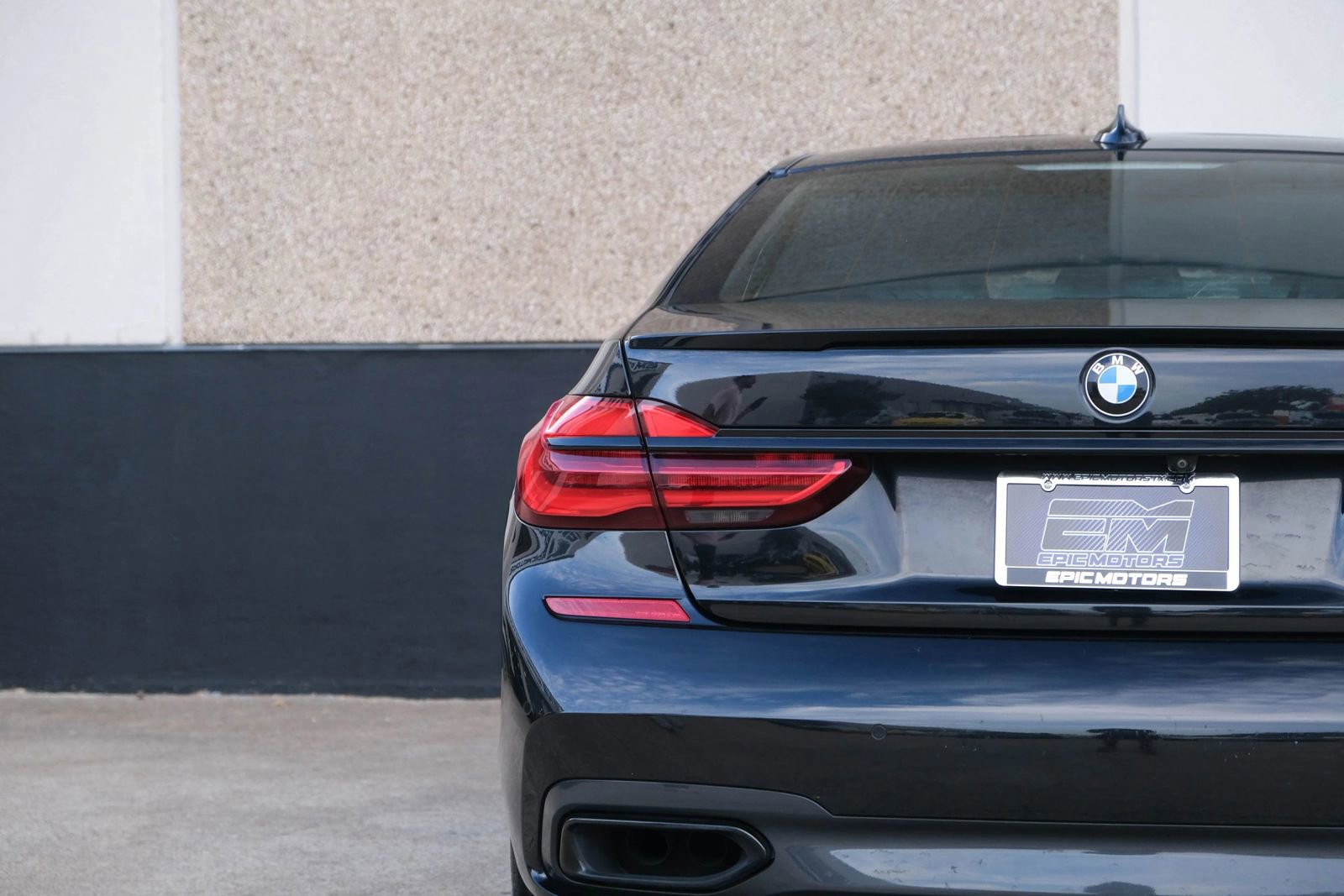Used 2019 BMW 750i w/ M Sport Package image 14