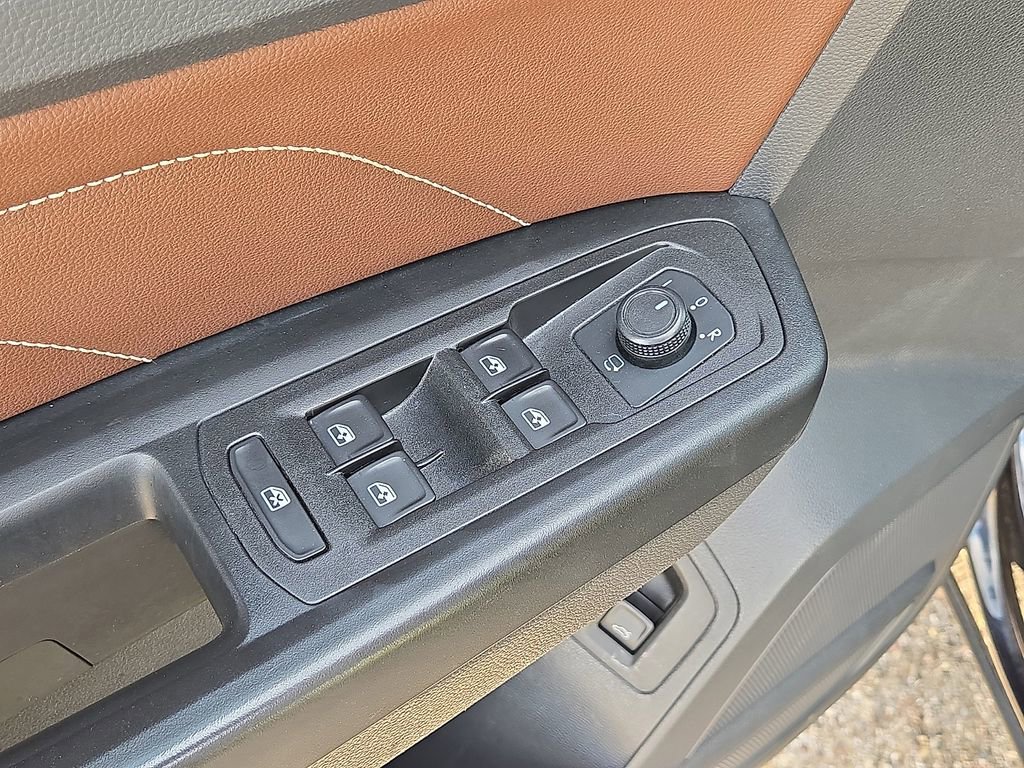 Used 2021 Volkswagen Atlas SEL Premium image 24