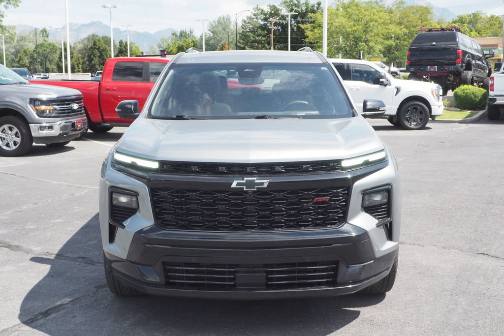 Used 2024 Chevrolet Traverse RS AWD/4WD image 2