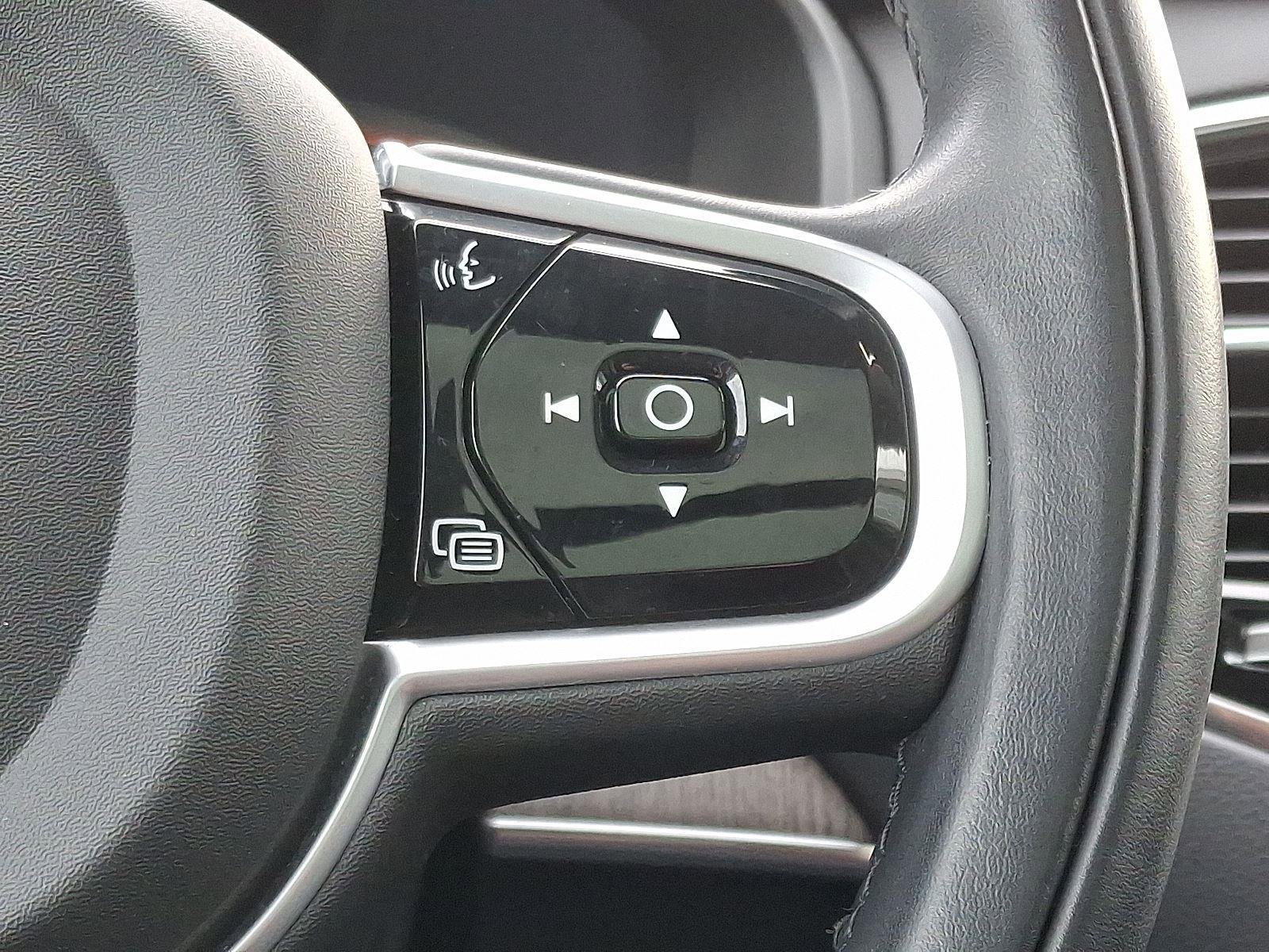 Used 2022 Volvo XC90 T6 Inscription w/ Climate Package image 24