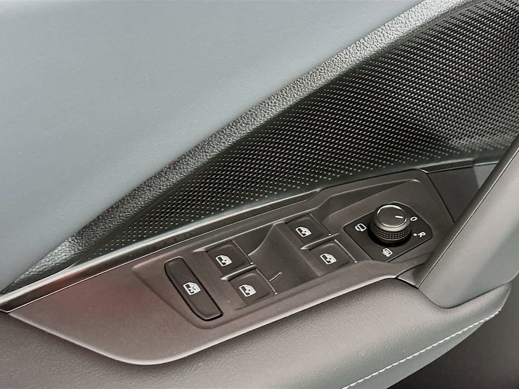 New 2026 Volkswagen Tiguan SEL R-Line image 6