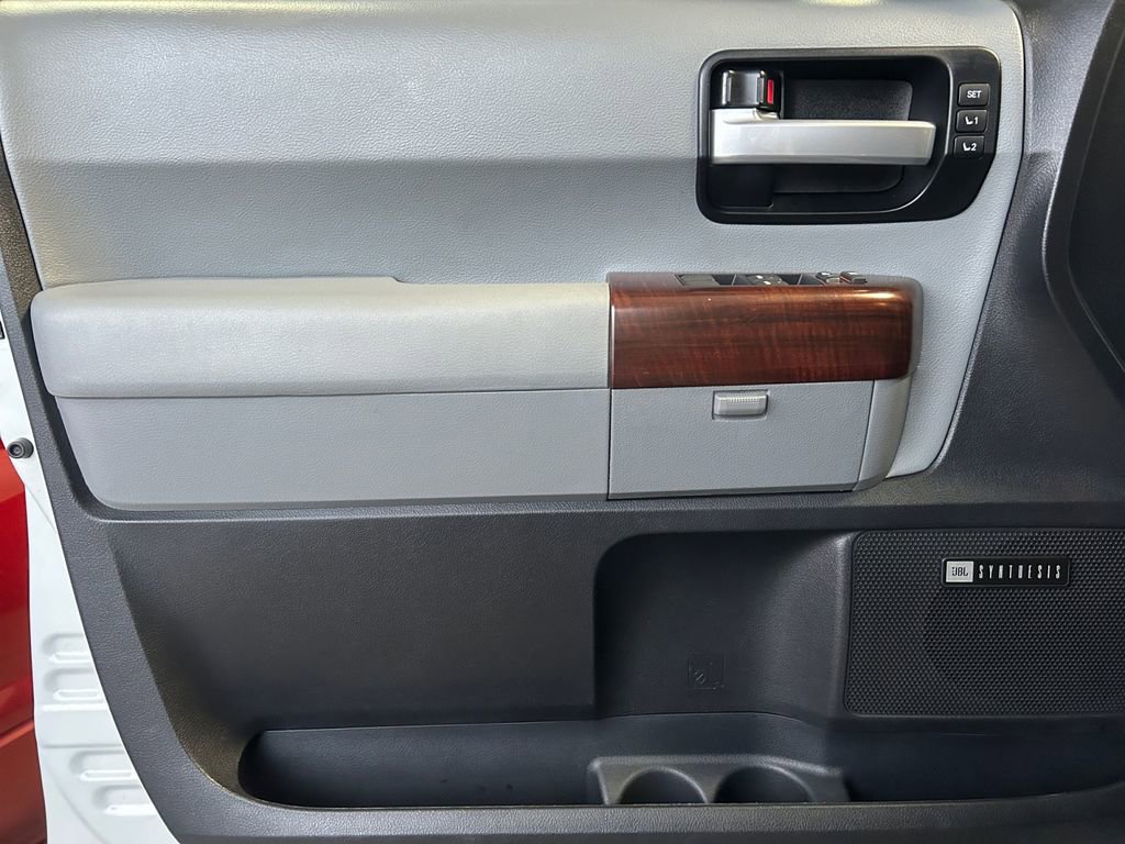 Used 2016 Toyota Sequoia Platinum image 22