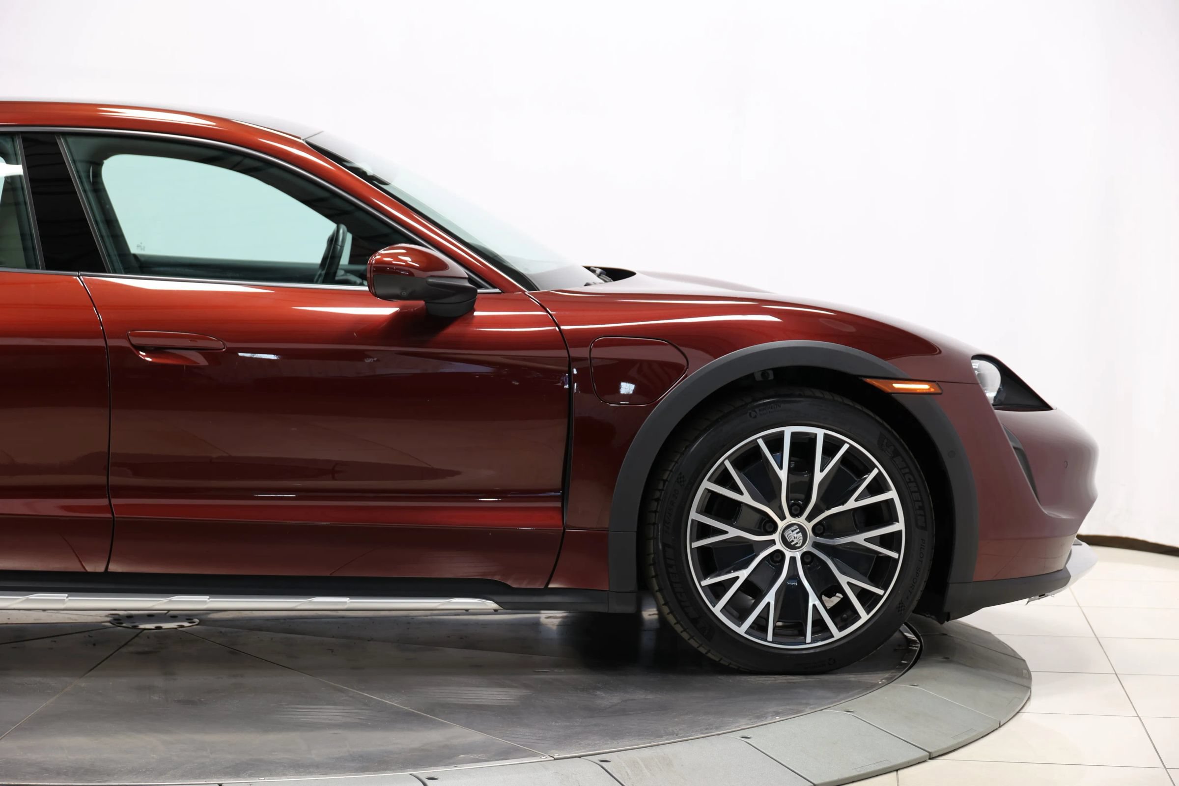Used 2022 Porsche Taycan 4 Cross Turismo w/ Technology Package AWD/4WD image 63