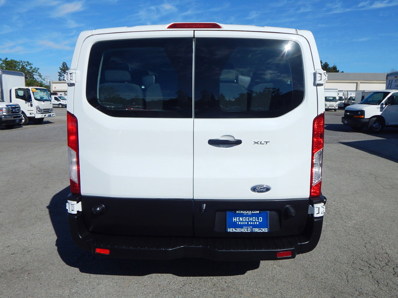 Used 2017 Ford Transit 350 XLT image 7