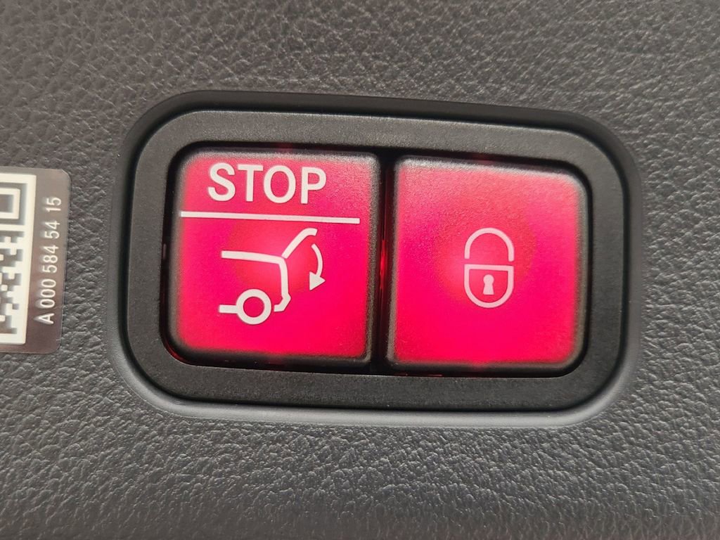 New 2025 Mercedes-Benz GLC 300 4MATIC image 17