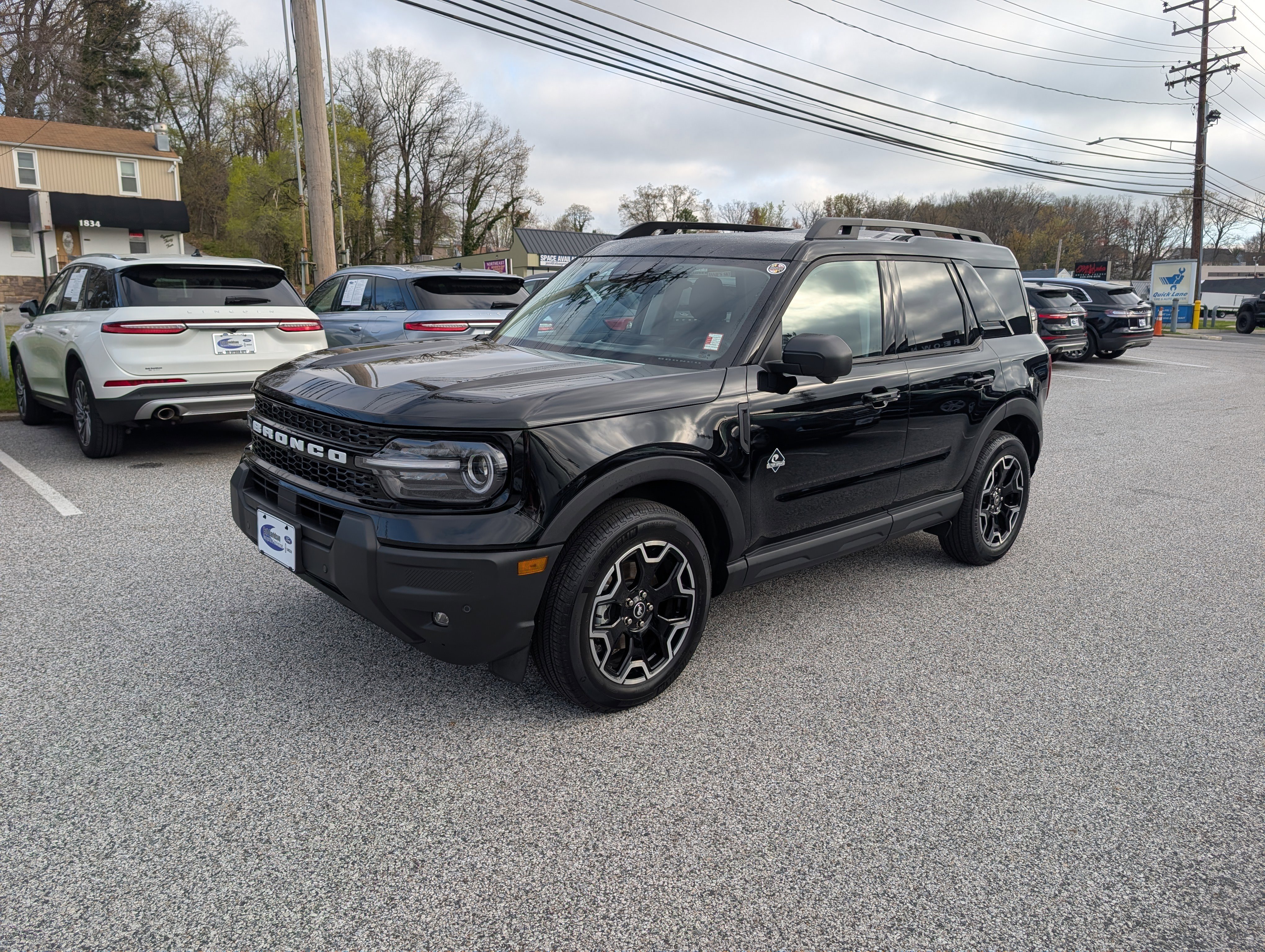 Certified 2025 Ford Bronco Sport Outer Banks w/ Outer Banks Tech Package+ AWD/4WD image 2