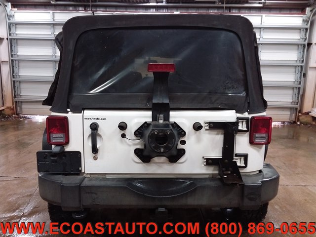 Used 2010 Jeep Wrangler Unlimited Rubicon AWD/4WD image 8