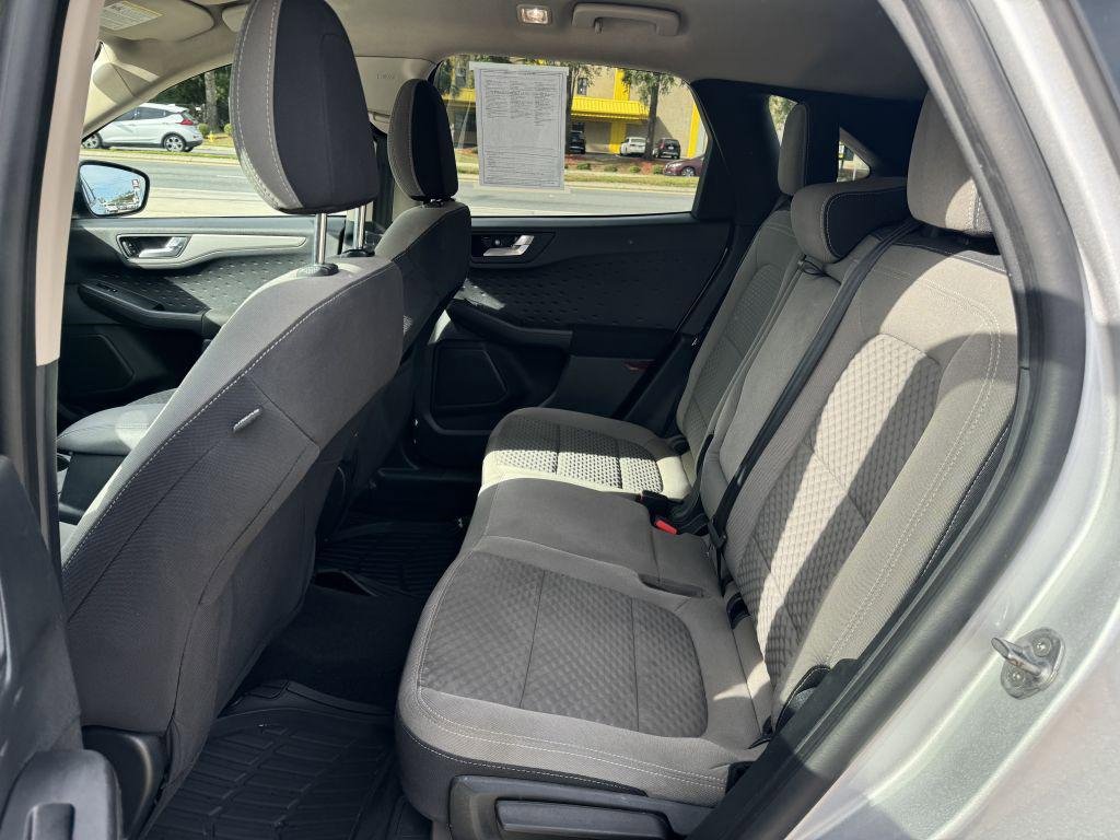Used 2020 Ford Escape SE image 10