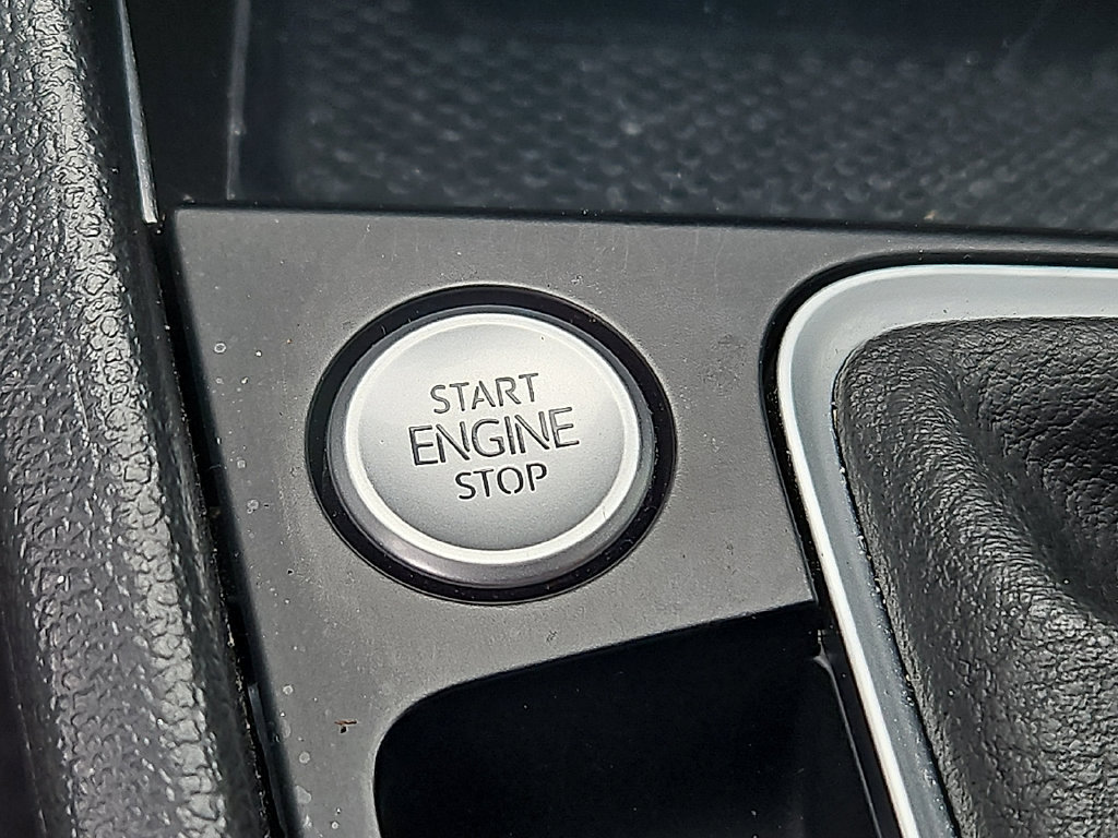 Certified 2023 Volkswagen Jetta SEL FWD image 23