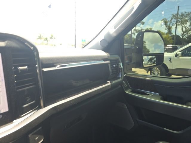 Used 2025 Ford F250 Lariat w/ Lariat Ultimate Package AWD/4WD image 12
