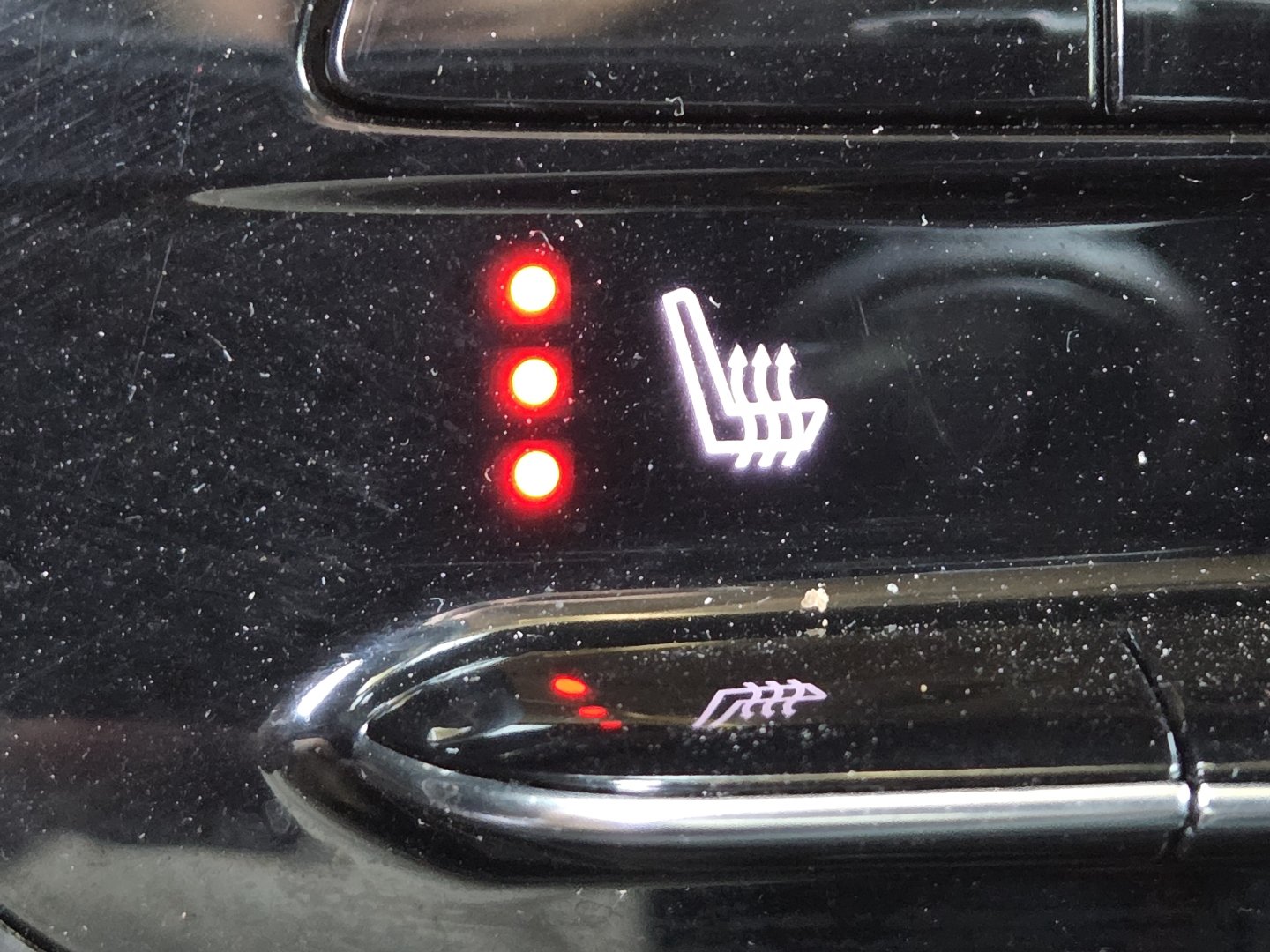 Used 2022 Buick Envision Essence w/ Technology Package II FWD image 8
