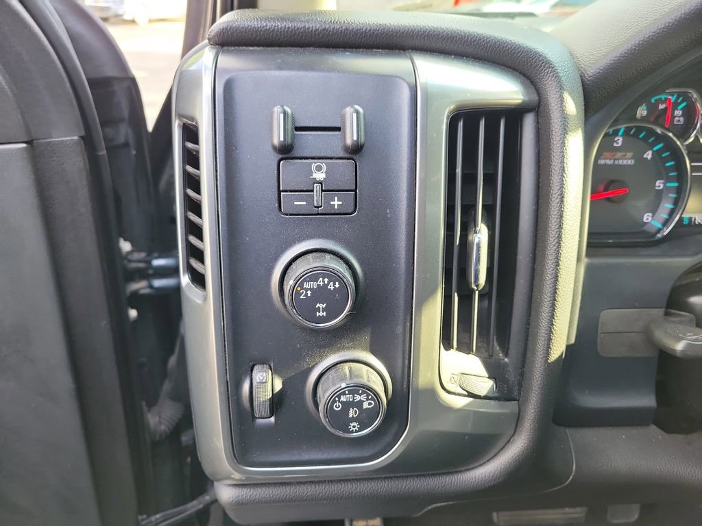 Used 2018 Chevrolet Silverado 1500 LT w/ All Star Edition AWD/4WD image 22