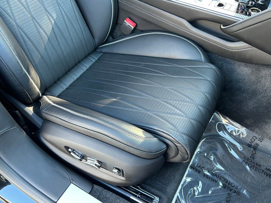 Used 2021 Bentley Flying Spur V8 image 38