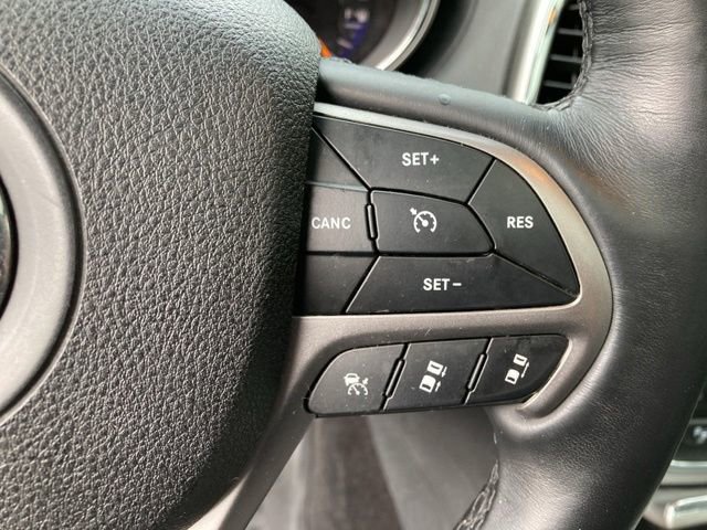 Used 2018 Jeep Grand Cherokee Overland w/ Jeep Active Safety Group AWD/4WD image 19