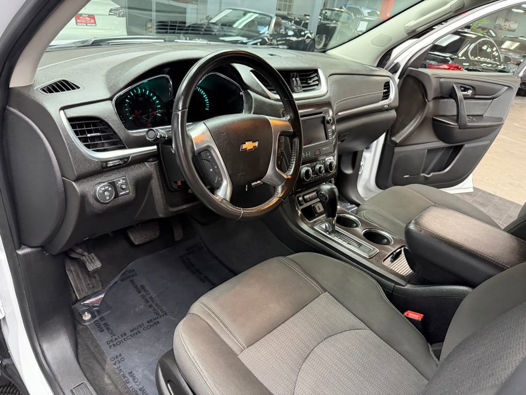 Used 2017 Chevrolet Traverse LT FWD image 35
