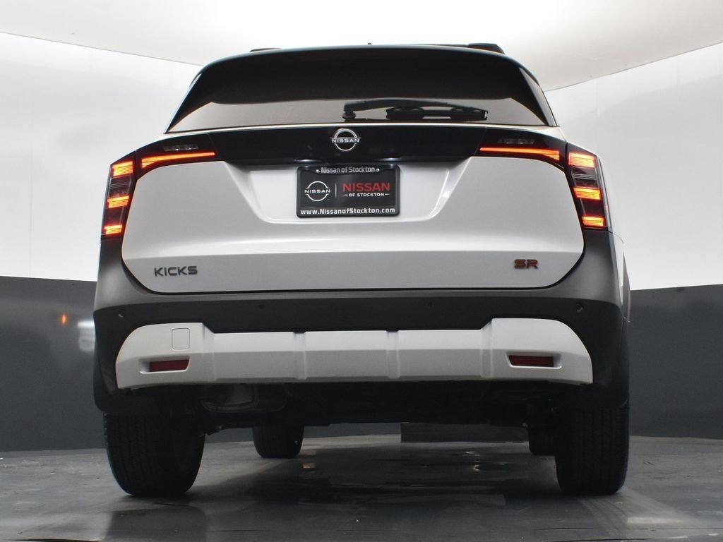 New 2026 Nissan Kicks SR w/ Illumination Package FWD image 42