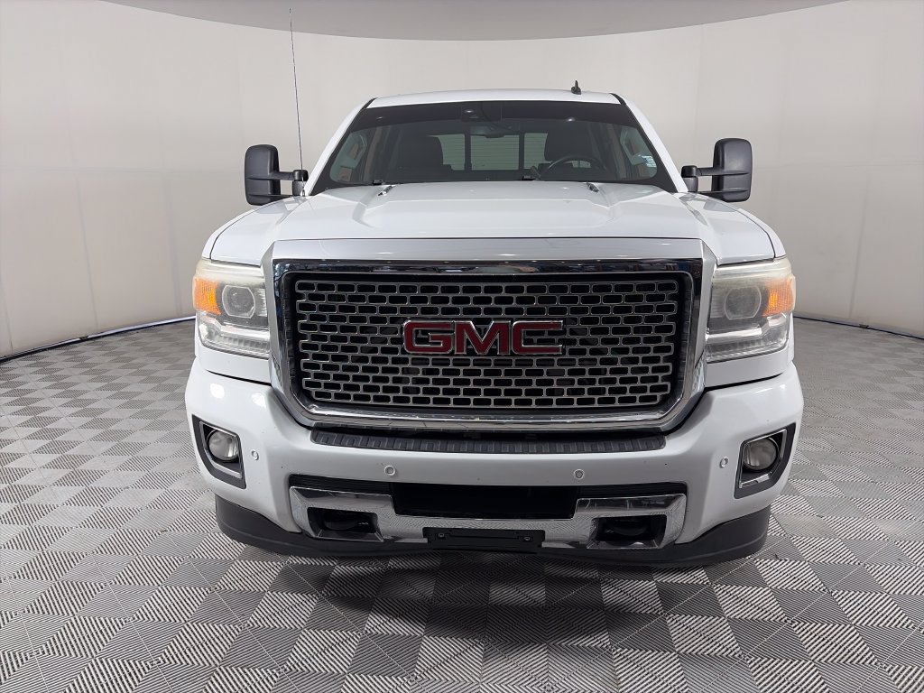 Used 2015 GMC Sierra 2500 Denali w/ Duramax Plus Package AWD/4WD image 2