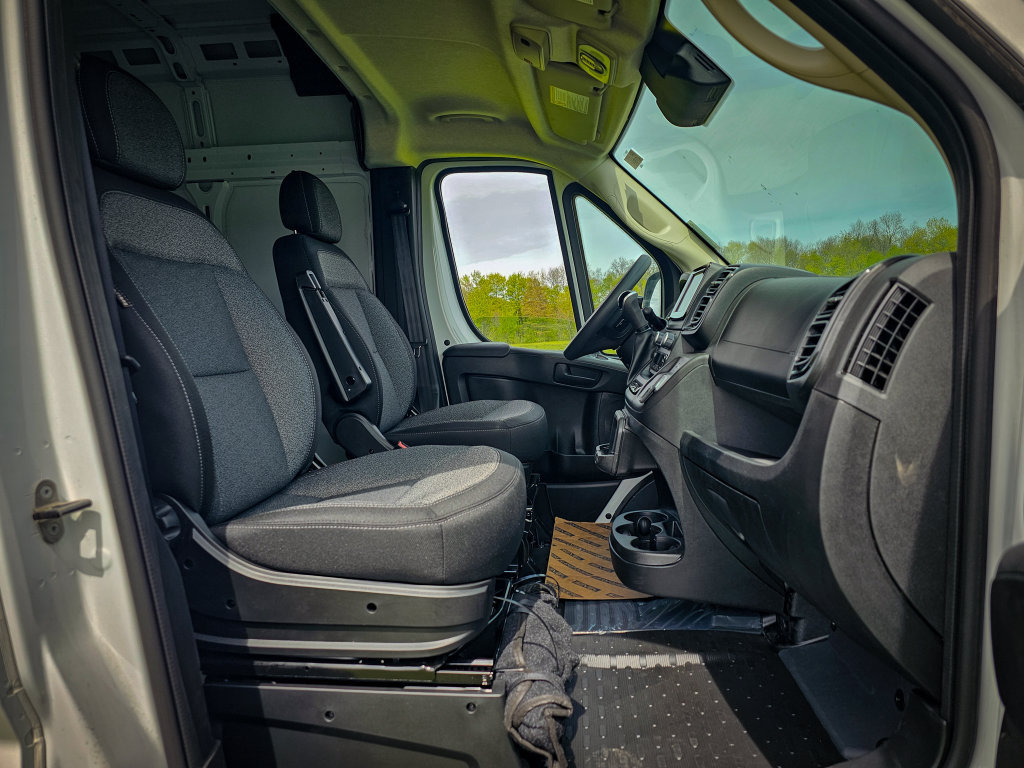 New 2026 RAM ProMaster 2500 w/ Convenience Group FWD image 36